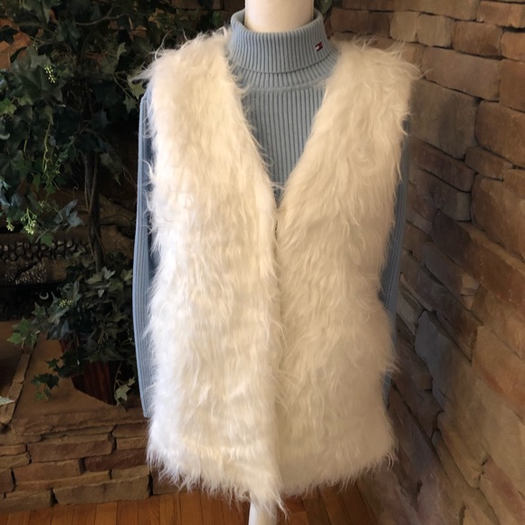 Jackets & Blazers - 🆕 NWT Faux Fur Vest